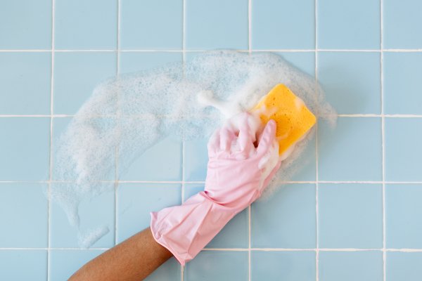 Как правильно мыть плитку: частые ошибки и рекомендации